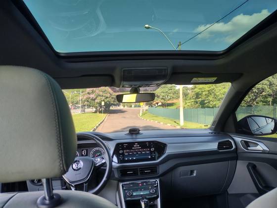 VOLKSWAGEN T-CROSS 1.0 200 TSI TOTAL FLEX COMFORTLINE AUTOMÁTICO